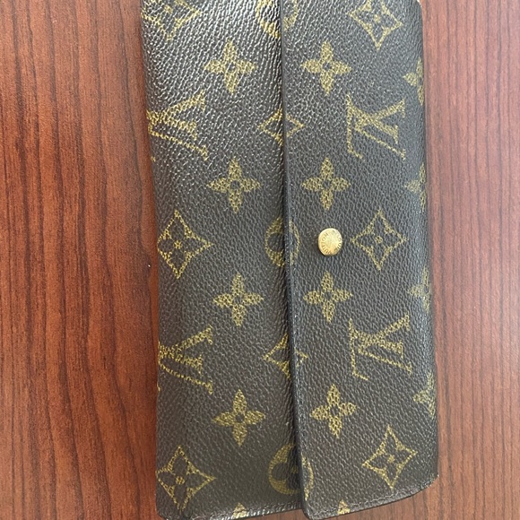 Louis Vuitton Handbags - Louis Vuitton Wallet